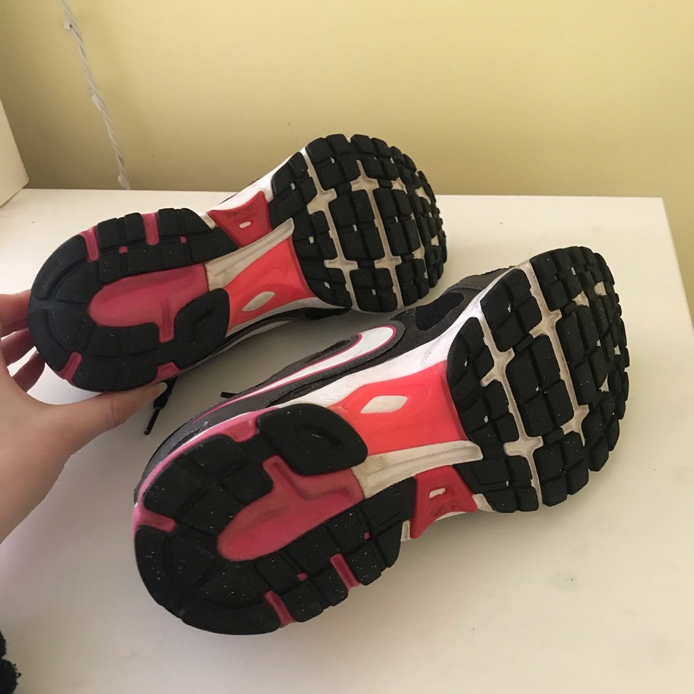 Nike Sneakers - Picture 4 of 4